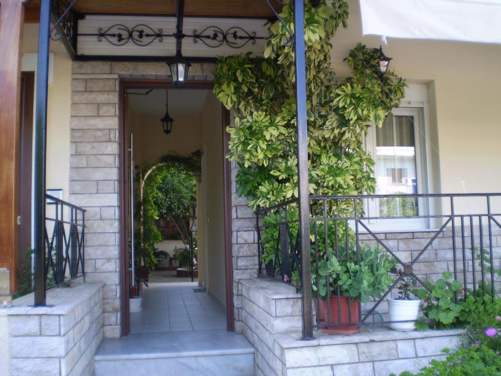 Studios Nopi-Zoi Skiathos Town Exterior foto