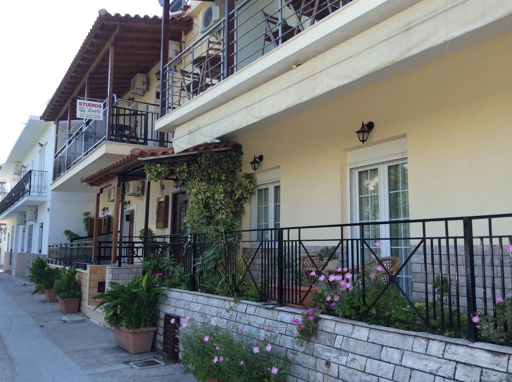Studios Nopi-Zoi Skiathos Town Exterior foto