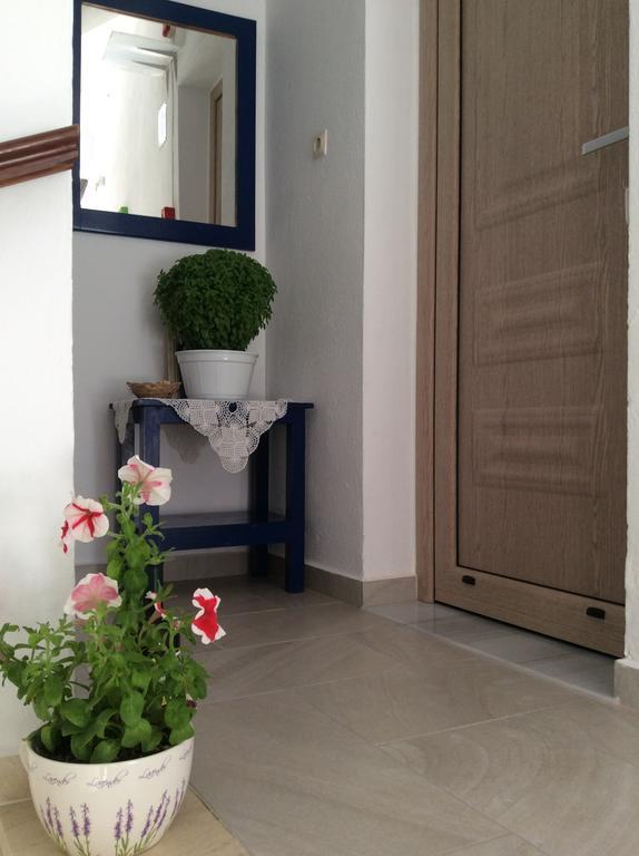 Studios Nopi-Zoi Skiathos Town Exterior foto